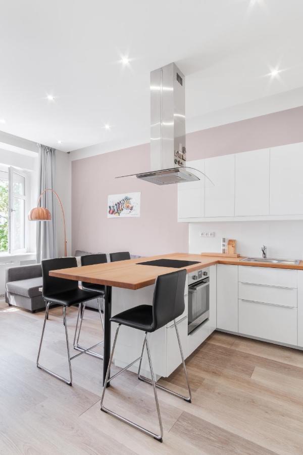 Daire Days - Minimalist Flat - Trendy Karlin Prag